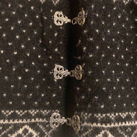 Beautiful Talbots wool sweater - Picture 2 of 3